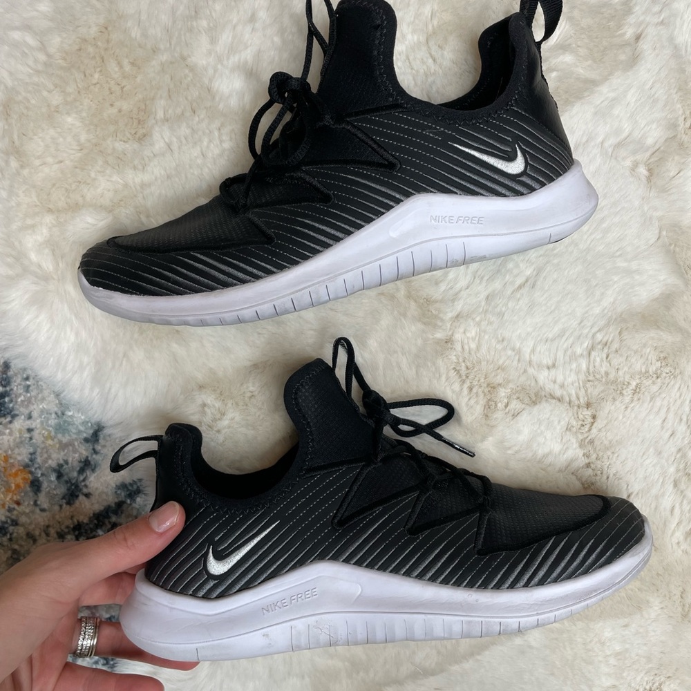 NIKE FREE